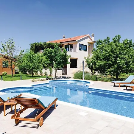 Nyaraló Amazing In Divulje With Wifi And 5 Bedrooms *