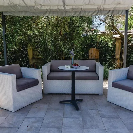 Nyaraló Amazing In Divulje With Wifi And 5 Bedrooms Trogir